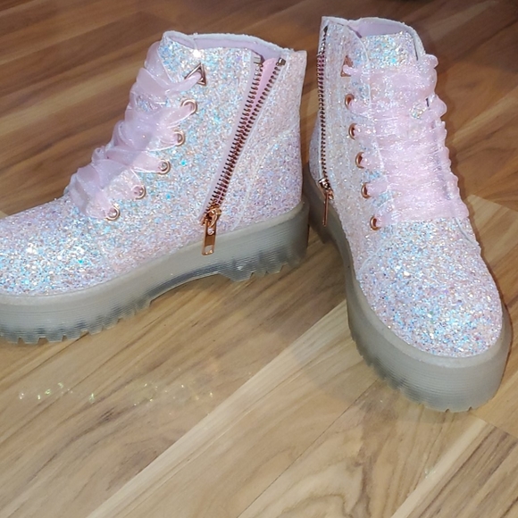 🦄 NWOB Fairy Dust Sparkle YRU Sneakers 💕 - Picture 3 of 6